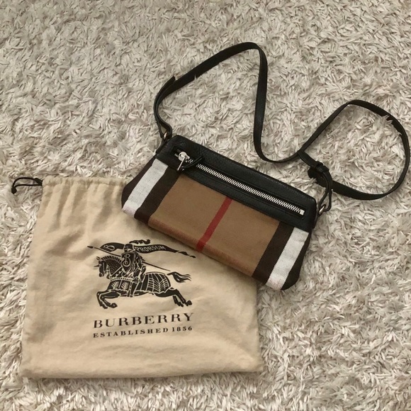 Burberry Handbags - Burberry Crossbody